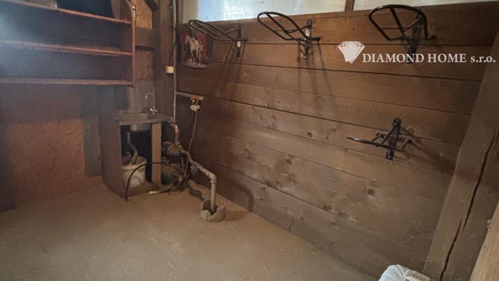 Len u nás! DIAMOND HOME s.r.o. ponúka Vám na predaj poschodový rodinný dom pre viacčlennú rodinu v obci Doľný Štál