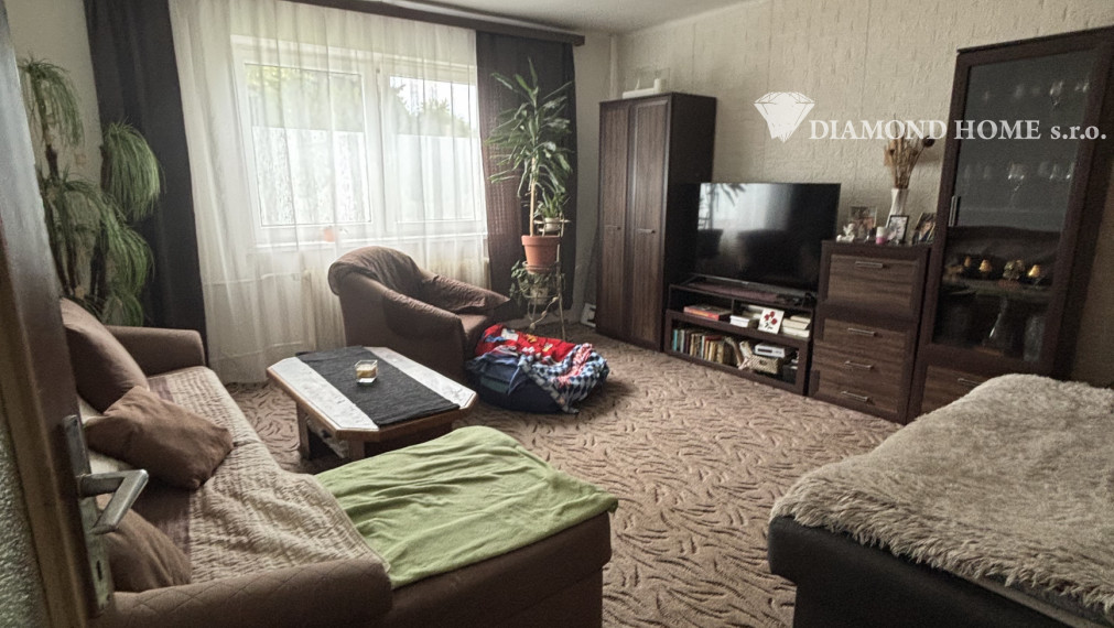 Len u nás! DIAMOND HOME s.r.o. ponúka Vám na predaj poschodový rodinný dom pre viacčlennú rodinu v obci Doľný Štál