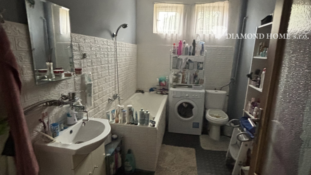 Len u nás! DIAMOND HOME s.r.o. ponúka Vám na predaj poschodový rodinný dom pre viacčlennú rodinu v obci Doľný Štál