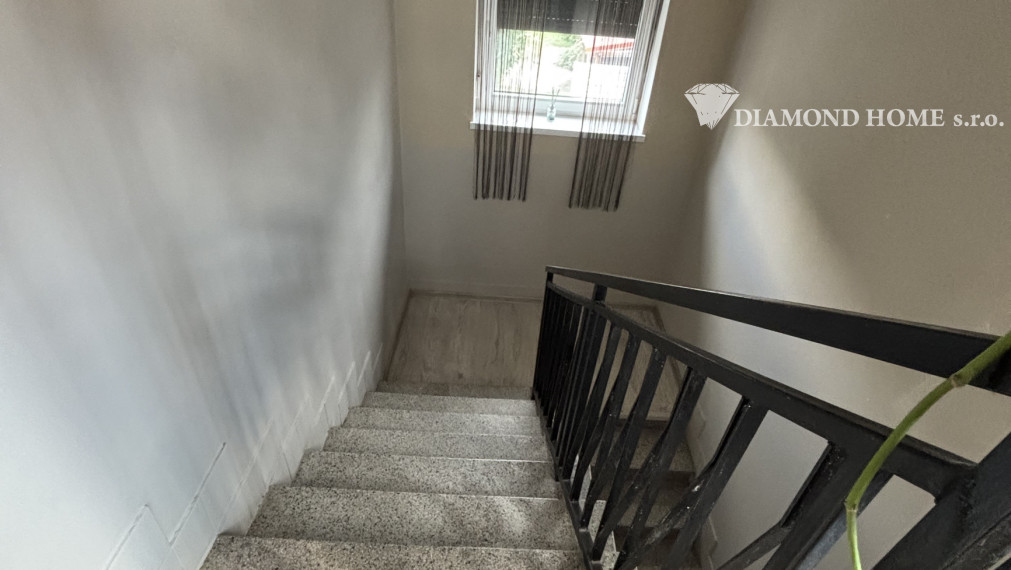 Len u nás! DIAMOND HOME s.r.o. ponúka Vám na predaj poschodový rodinný dom pre viacčlennú rodinu v obci Doľný Štál