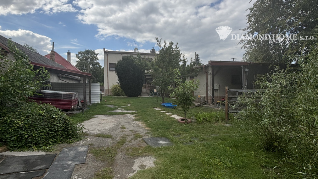 Len u nás! DIAMOND HOME s.r.o. ponúka Vám na predaj poschodový rodinný dom pre viacčlennú rodinu v obci Doľný Štál