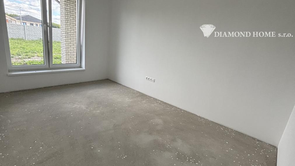 DIAMOND HOME s.r.o. ponúka Vám na predaj 4izbovú novostavbu rodinného domu veľkým pozemkom obci Povoda časť Lidér Tejed.