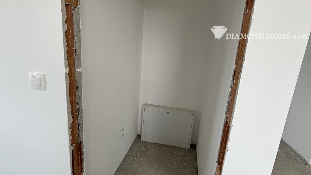 DIAMOND HOME s.r.o. ponúka Vám na predaj 4izbovú novostavbu rodinného domu veľkým pozemkom obci Povoda časť Lidér Tejed.