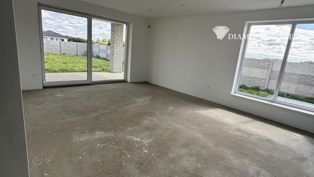 DIAMOND HOME s.r.o. ponúka Vám na predaj 4izbovú novostavbu rodinného domu veľkým pozemkom obci Povoda časť Lidér Tejed.