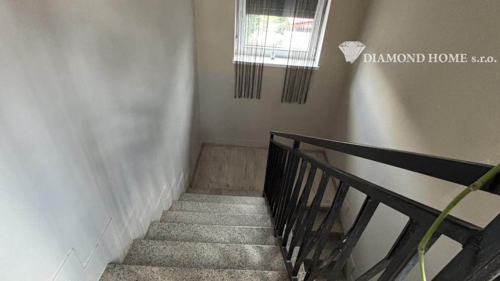 Len u nás! DIAMOND HOME s.r.o. ponúka Vám na predaj poschodový rodinný dom pre viacčlennú rodinu v obci Doľný Štál