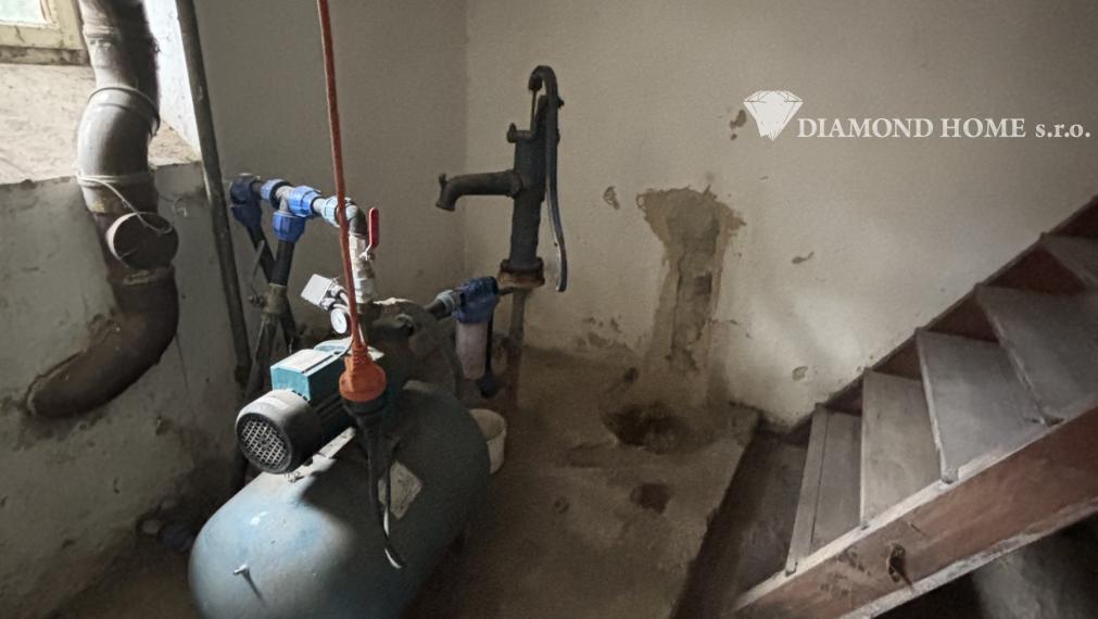 Len u nás! DIAMOND HOME s.r.o. ponúka Vám na predaj poschodový rodinný dom pre viacčlennú rodinu v obci Doľný Štál