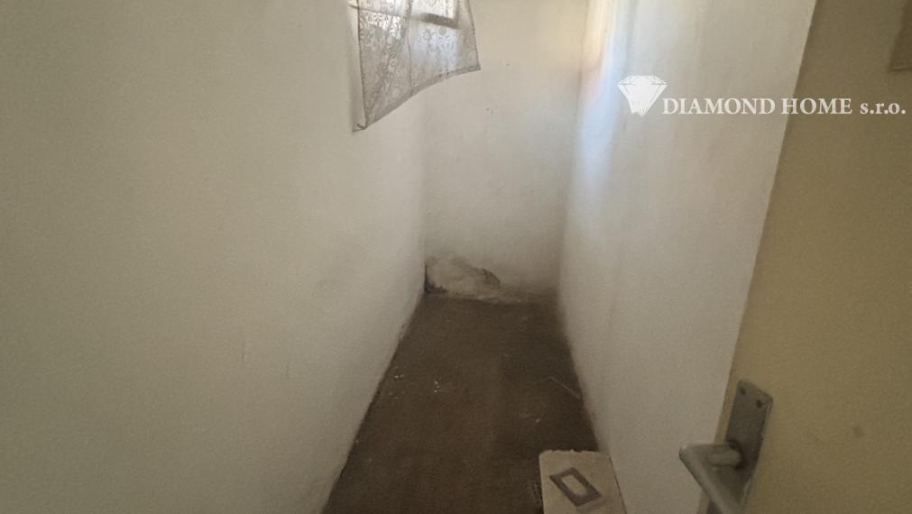 LEN U NÁS!!! 3 minuty od R7 Na predaj 4 izbový rodinný dom v obci Jastrabie Kračany