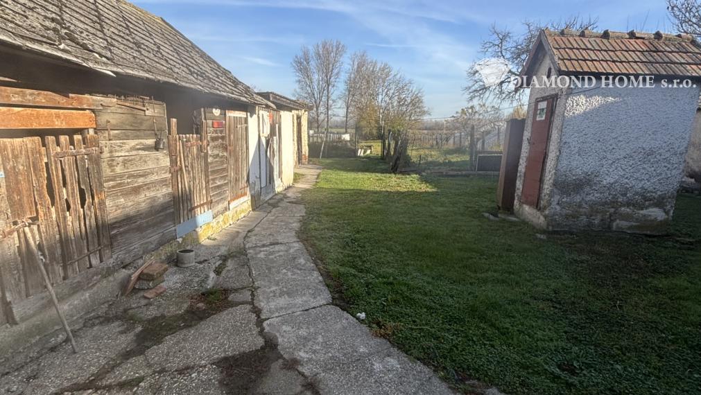 LEN U NÁS!!! 3 minuty od R7 Na predaj 4 izbový rodinný dom v obci Jastrabie Kračany