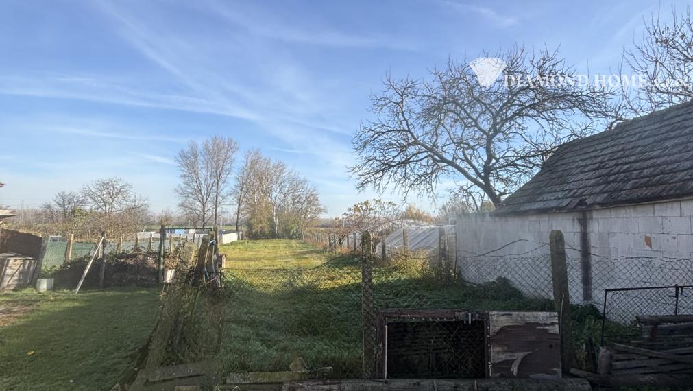 LEN U NÁS!!! 3 minuty od R7 Na predaj 4 izbový rodinný dom v obci Jastrabie Kračany