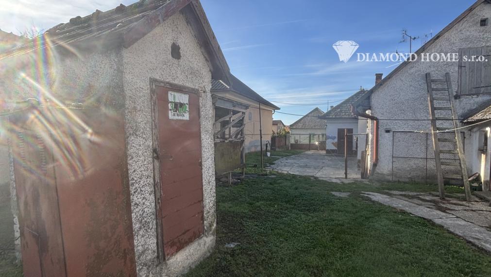 LEN U NÁS!!! 3 minuty od R7 Na predaj 4 izbový rodinný dom v obci Jastrabie Kračany