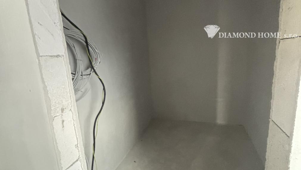 Len u Nás! DIAMOND HOME s.r.o. ponúka Vám na predaj novostavbu 4 izbového rodinného domu garážom pre 2 autá v obci Topoľníky