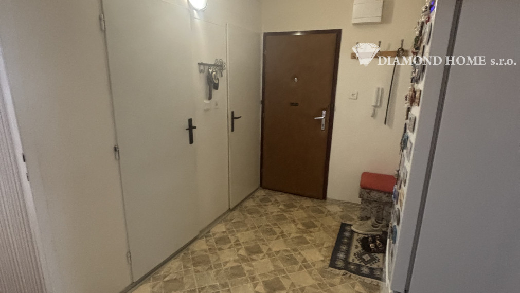 Predaj priestranného 4-izbového bytu v Dunajskej Strede – 87 m² s loggiou, blízko centra
