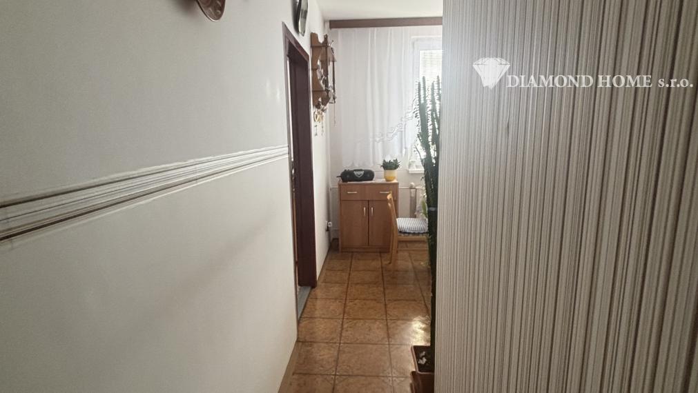 Predaj priestranného 4-izbového bytu v Dunajskej Strede – 87 m² s loggiou, blízko centra