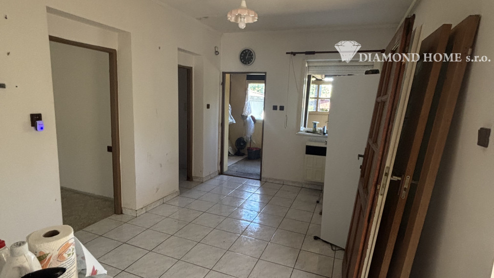 Predaj 3-izbového rodinného domu v obci Okoč – 95 000 €