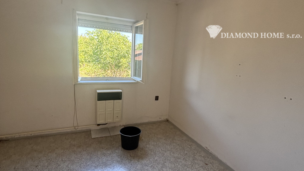 Predaj 3-izbového rodinného domu v obci Okoč – 95 000 €