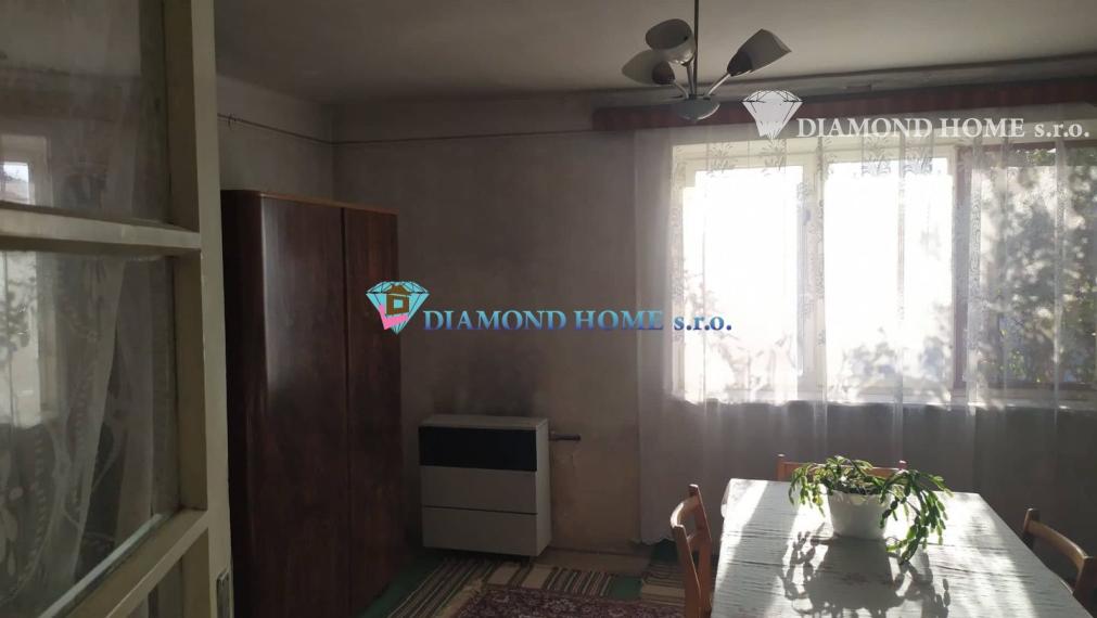 LEN U NÁS!!! Na predaj 4 izbový rodinný dom v obci Jastrabie Kračany