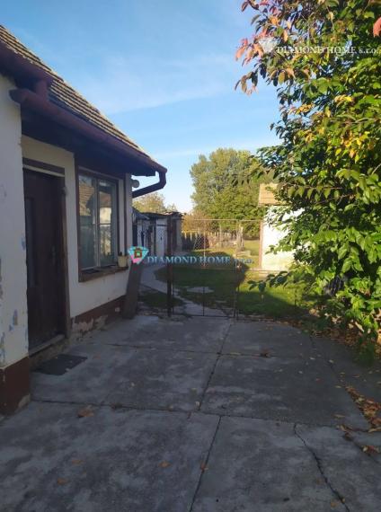 LEN U NÁS!!! Na predaj 4 izbový rodinný dom v obci Jastrabie Kračany