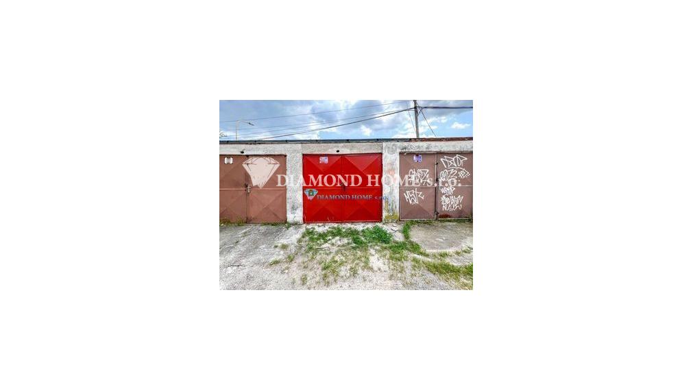 DIAMOND HOME s.r.o. Vám ponúka na predaj garáž s pivnicou v Dunajskej Strede na sídlisku západ