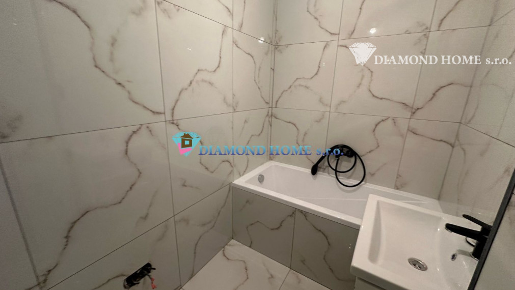 DIAMOND HOME s.r.o.Vám ponúka na predaj kompletne zrekonštruovaný 3 izbový byt na sídlisku Boriny v Dunajskej Strede