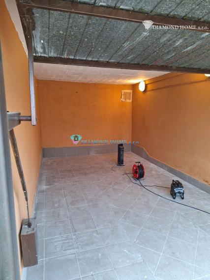 DIAMOND HOME s.r.o. ponúka Vám  na predaj, garáž v  Dunajskej  Strede,  na začiatku Kračanskej cesty