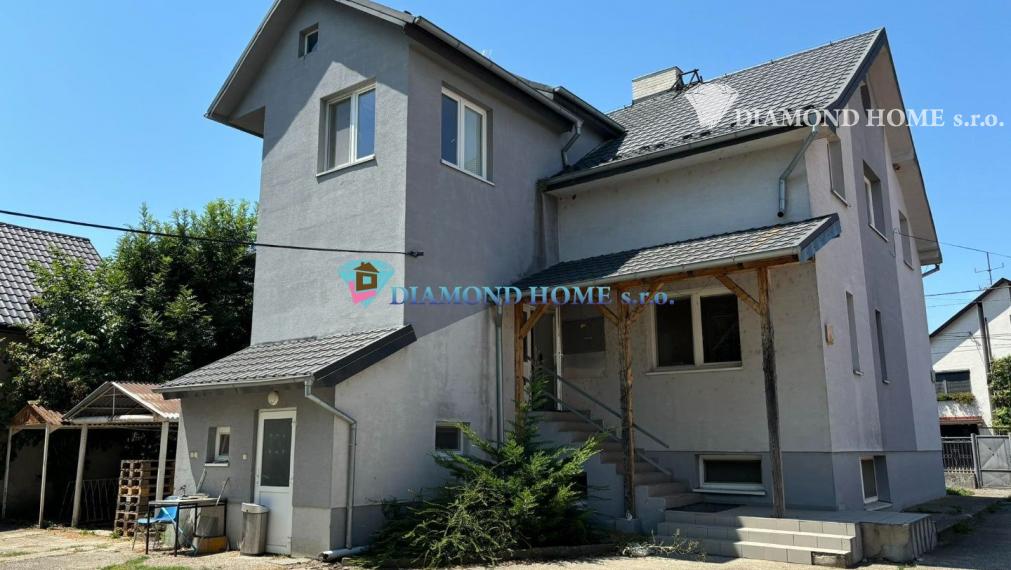 Len u Nás!!! DIAMOND HOME s.r.o. -Alžbeta Horváthová exkluzívne Vám ponúka na predaj bytový dom s 9 bytmi  v meste Gabčíkovo
