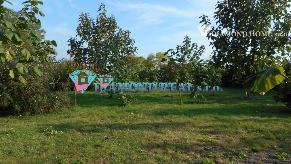 LEN U NÁS! Predáme lukratívny stavebný pozemok 1 km od Dunajskej Stredy v Mliečanoch