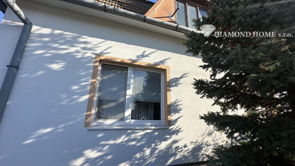 DIAMOND HOME s.r.o. Vám ponúka čiastočne zrekonštruovaný 4 izbový dom na 12 árovom pozemku v obci Boheľov