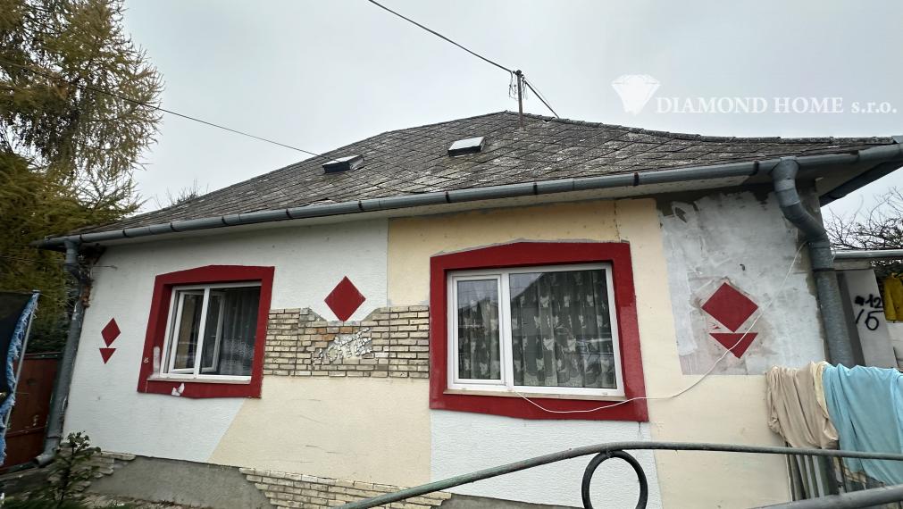 DIAMOND HOME s.r.o. Vám ponúka na predaj 3 izbový rodinný dom v Jahodnej na 11 árovom pozemku