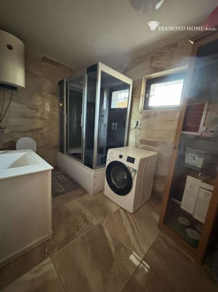 Len u nás!!DIAMOND HOME s.r.o. ponúka Vám na predaj krásny 5 izbový rodinný dom v obci Orechová Potôň.