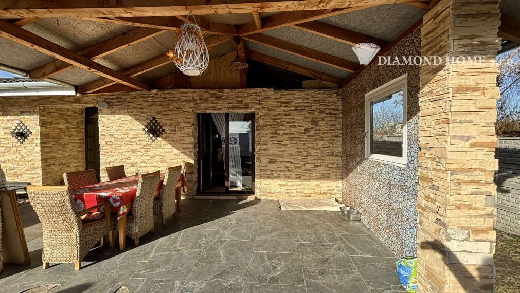 Len u nás!!DIAMOND HOME s.r.o. ponúka Vám na predaj krásny 5 izbový rodinný dom v obci Orechová Potôň.