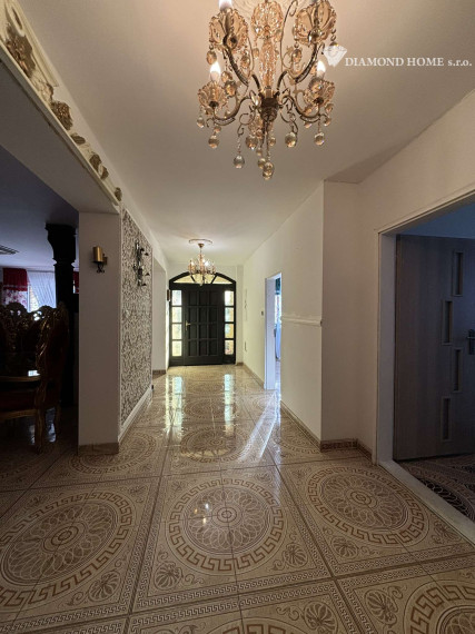 Len u nás!!DIAMOND HOME s.r.o. ponúka Vám na predaj krásny 5 izbový rodinný dom v obci Orechová Potôň.