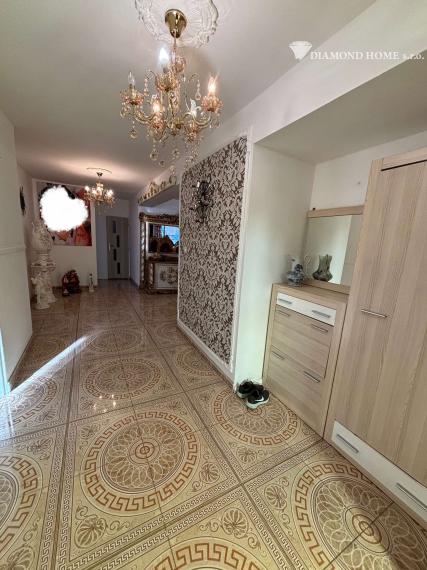 Len u nás!!DIAMOND HOME s.r.o. ponúka Vám na predaj krásny 5 izbový rodinný dom v obci Orechová Potôň.