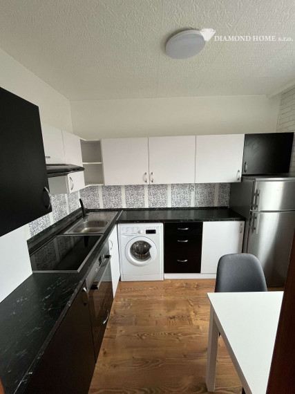 Prenajatý/DIAMOND HOME s.r.o , ponúka Vám na prenájom 1 izbový byt v  meste Dunajskej Stredy, ulica Nám.SNP.