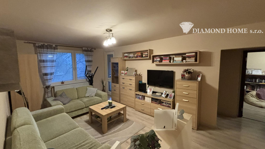 DIAMOND HOME s.r.o , ponúka Vám na prenájom 4 izbový byt v  meste Dunajská Streda