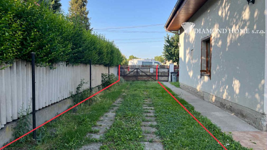 Rezervovaný/Predáme stavebný pozemok  v Gabčíkove za korektnú cenu