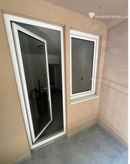DIAMOND HOME s.sr.o. ponúka Vám pekne rekonštruovaný veľkometrážny 3 izbový byt v Dunajskej Strede