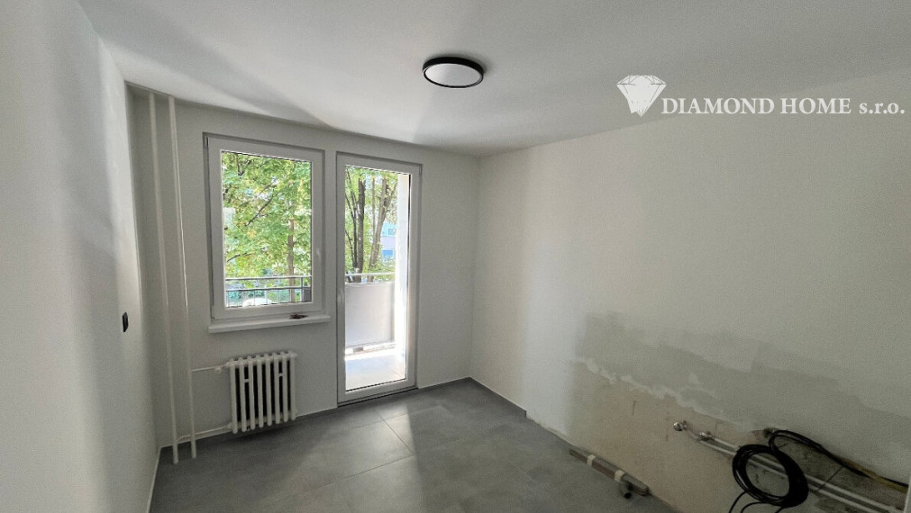 DIAMOND HOME s.sr.o. ponúka Vám pekne rekonštruovaný veľkometrážny 3 izbový byt v Dunajskej Strede