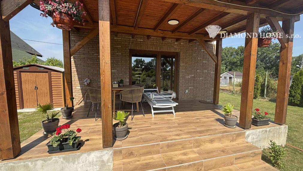 Rezervovaný/DIAMOND HOME s.r.o ponúka Vám na predaj rekreačný dom pri Dunaji v Gabčíkove