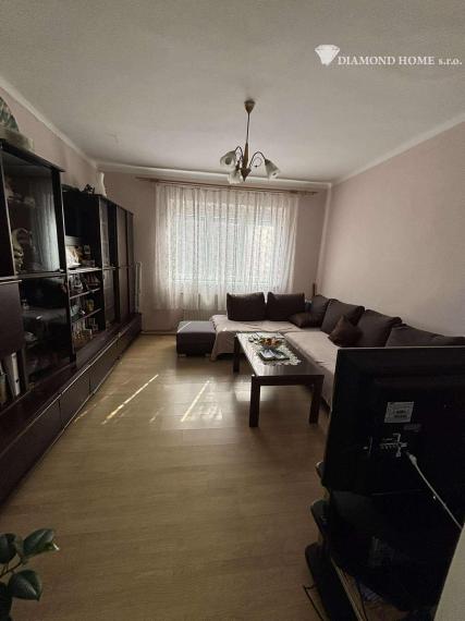 Rezervovaný/DIAMOND HOME s . r. o. ponúka Vám na predaj 3-izbový rodinný dom v obci Trhová Hradská