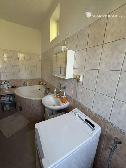 Rezervovaný/DIAMOND HOME s . r. o. ponúka Vám na predaj 3-izbový rodinný dom v obci Trhová Hradská