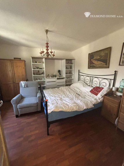 Len u nás! DIAMOND HOME s . r. o. ponúka Vám na predaj 3-izbový rodinný dom v obci Lehnice 3 km je nadjazd na R7