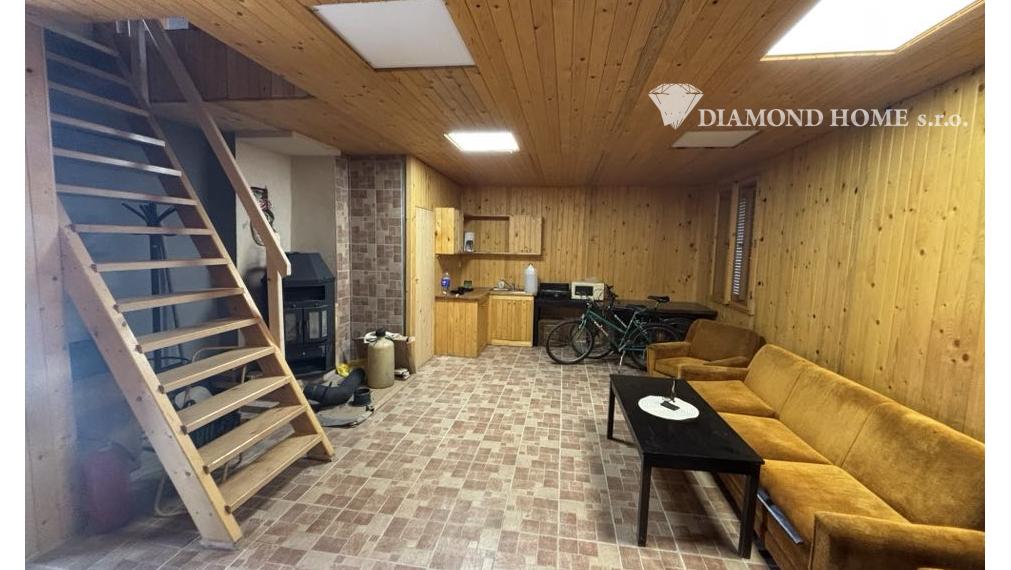 DIAMOND HOME s.r.o ponúka Vám na predaj celoročne obývateľnú chatu v Gabčíkovo prístav v priamo pri  Dunaji chatovej oblasti