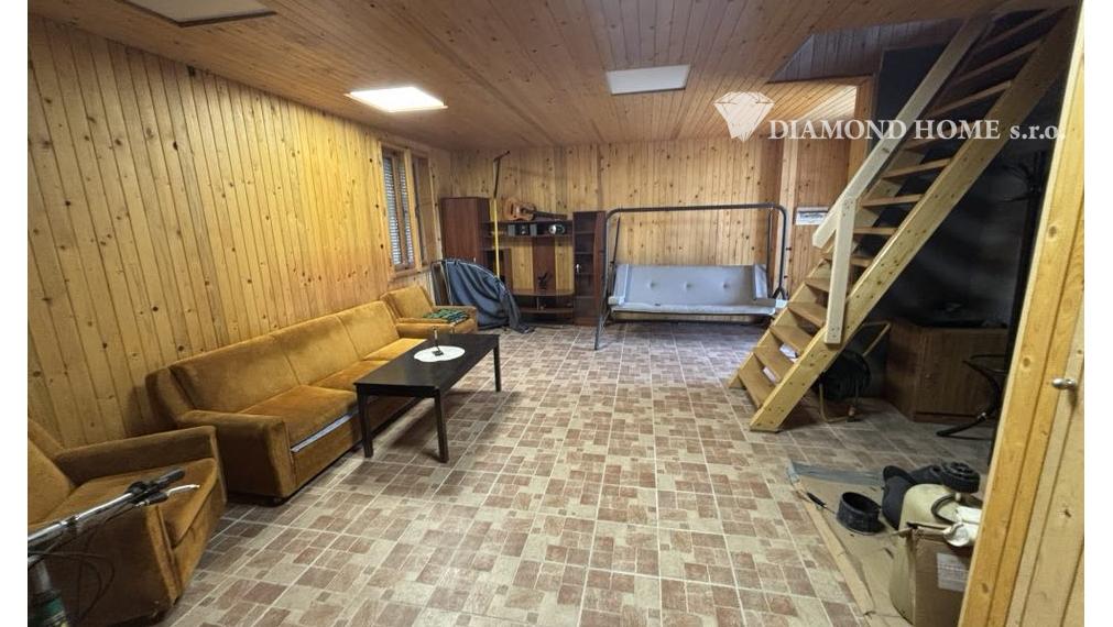 DIAMOND HOME s.r.o ponúka Vám na predaj celoročne obývateľnú chatu v Gabčíkovo prístav v priamo pri  Dunaji chatovej oblasti