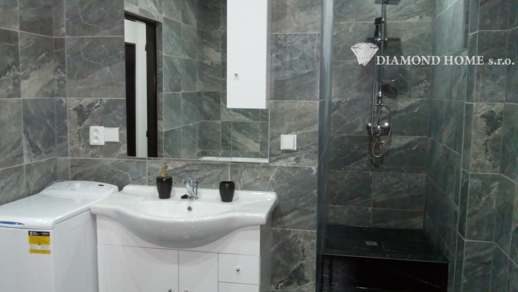 DIAMOND HOME s.r.o. ponúka Vám na predaj krásnu novostavbu 3 izbového rodinného domu v obci Ohrady