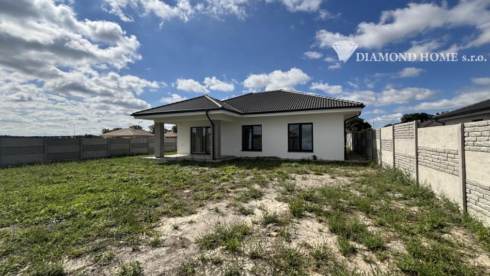 DIAMOND HOME s.r.o. ponúka Vám na predaj 4izbovú novostavbu rodinného domu veľkým pozemkom obci Povoda časť Lidér Tejed.