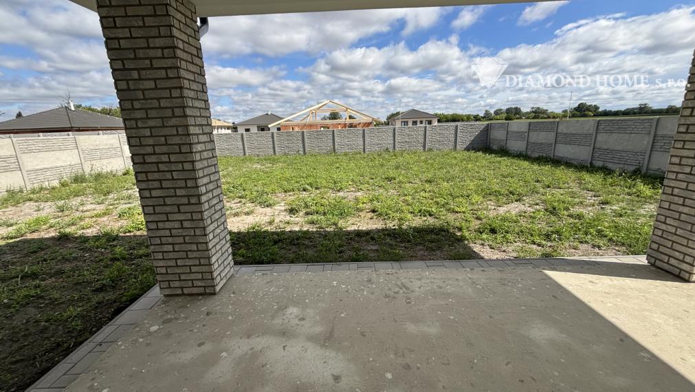 DIAMOND HOME s.r.o. ponúka Vám na predaj 4izbovú novostavbu rodinného domu veľkým pozemkom obci Povoda časť Lidér Tejed.