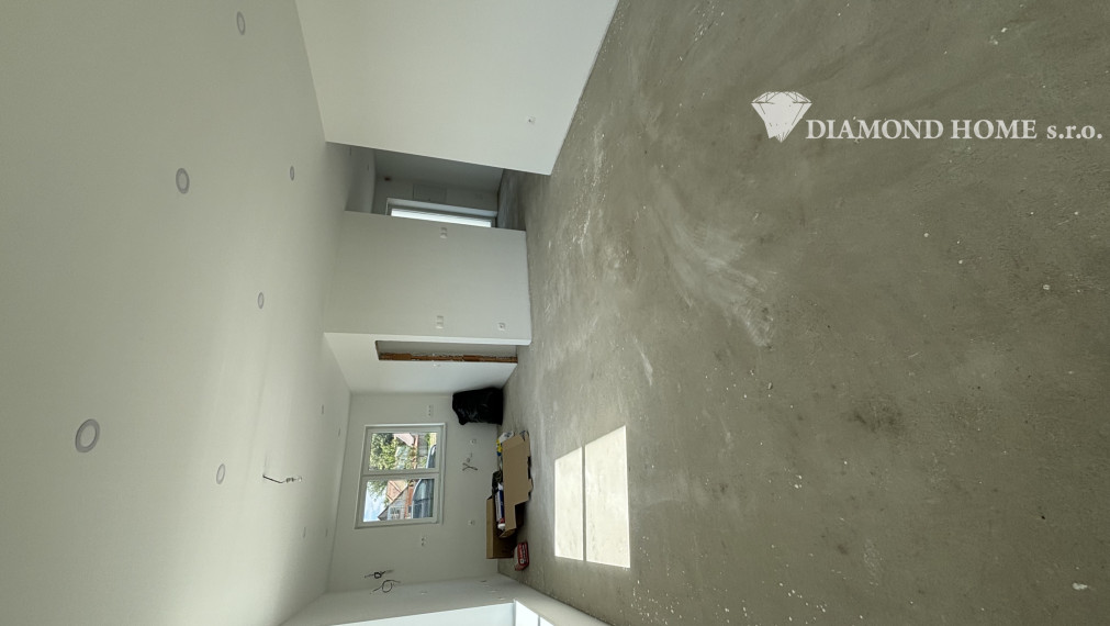 DIAMOND HOME s.r.o. ponúka Vám na predaj 4izbovú novostavbu rodinného domu veľkým pozemkom obci Povoda časť Lidér Tejed.