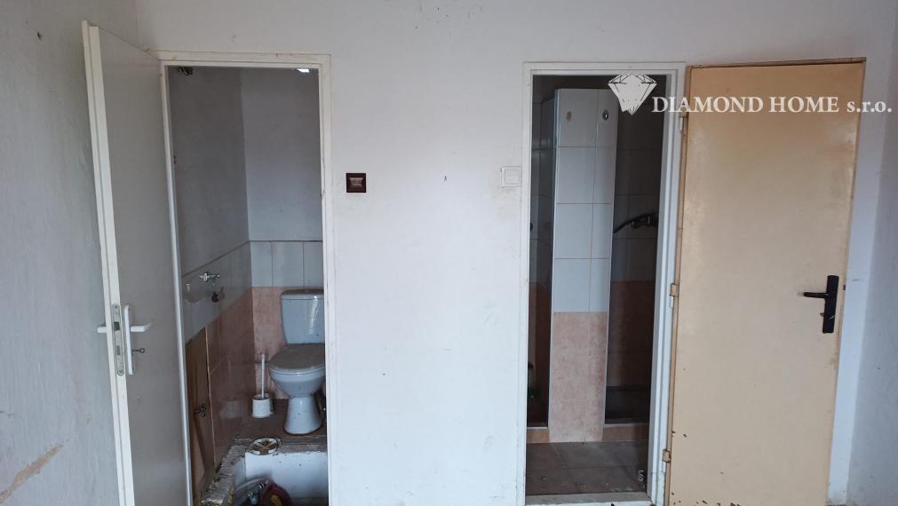 DIAMOND HOME s.r.o. exkluzívne ponúka Vám na predaj 3 izbový rodinný dom v obci Kráľovičové Kračany