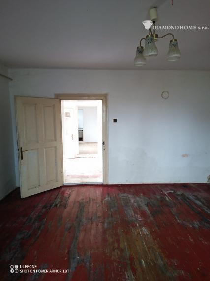 DIAMOND HOME s.r.o. exkluzívne ponúka Vám na predaj 3 izbový rodinný dom v obci Kráľovičové Kračany