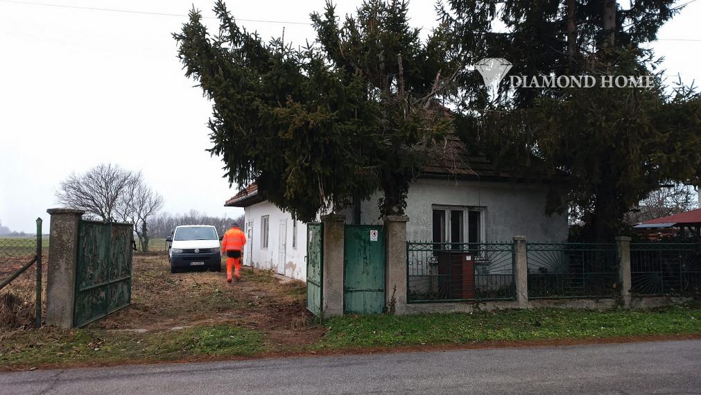 DIAMOND HOME s.r.o. exkluzívne ponúka Vám na predaj 3 izbový rodinný dom v obci Kráľovičové Kračany